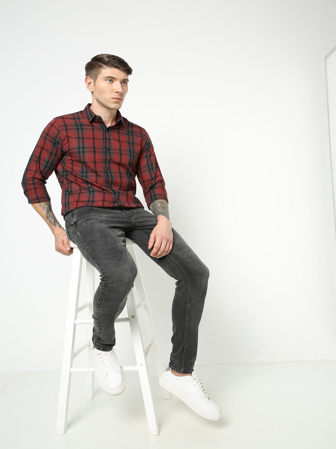Men Slim Mid Rise Black Jeans Men Slim Mid Rise Black Jeans