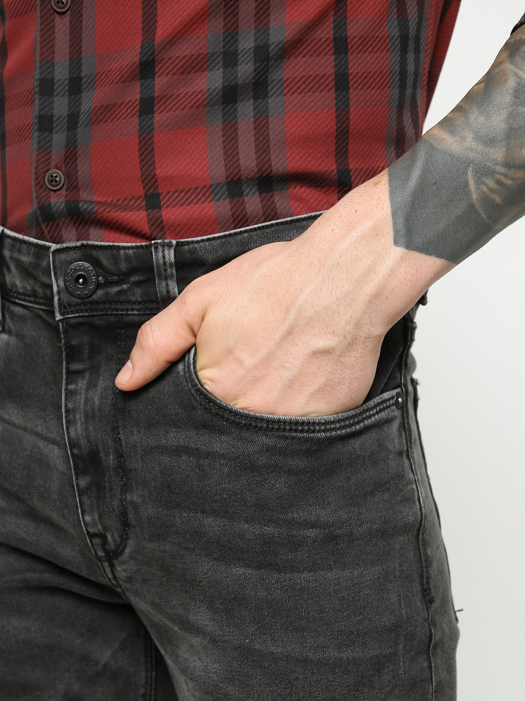 Men Slim Mid Rise Black Jeans Men Slim Mid Rise Black Jeans