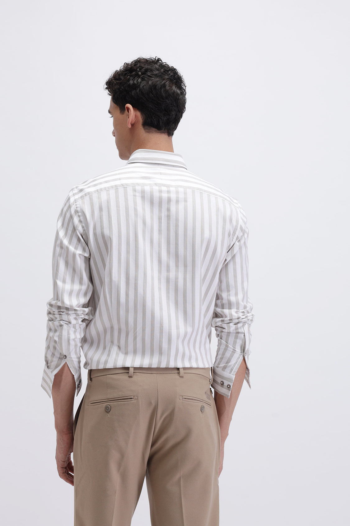 VERTICAL STRIPED SLIM FIT SHIRT VERTICAL STRIPED SLIM FIT SHIRT